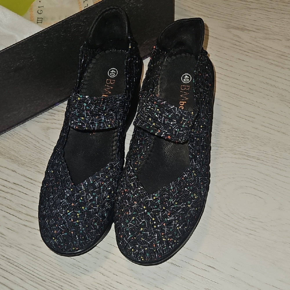 bernie mev. Black and Multicolor Wedges - Picture 3 of 8
